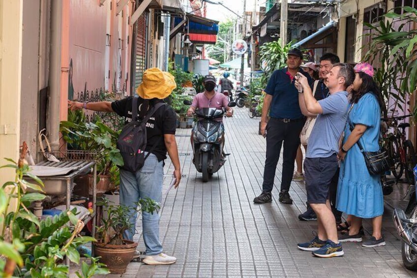Discover the old town of Phetchaburi on this full day food tour and culture experience