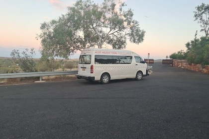 Alice Springs to Uluru One Day Tour Private Charter Service