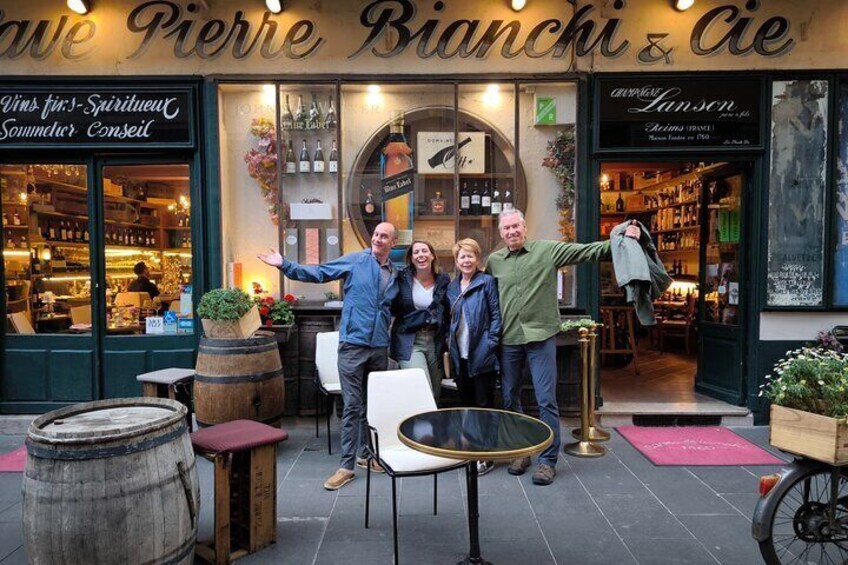 Exclusive Wine Tour By Night in Nice City Center - small groups