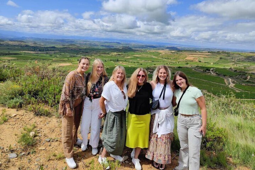 Modern Architecture Wine Tour with Lunch, Bio