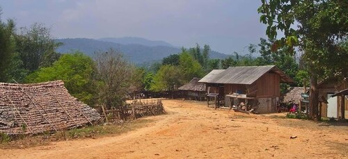 2 Tage 1 Nacht: Öko-Trekking zum weißen Dorf Pakayaw