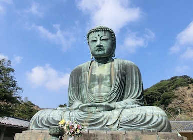 Koko päivän Kamakura Yksityinen kierros englanninkielisen kuljettajan kanss...