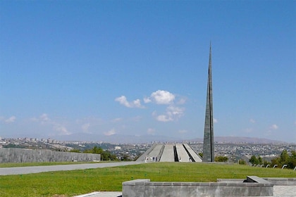 Recorrido por la ciudad de Ereván El color de la granada