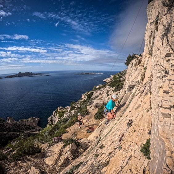 Picture 3 for Activity Climbing Discovery Session in the Calanques near Marseille