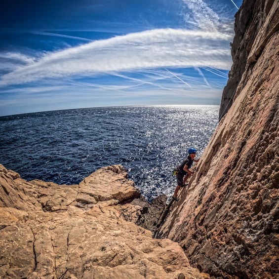 Climbing Discovery Session in the Calanques near Marseille