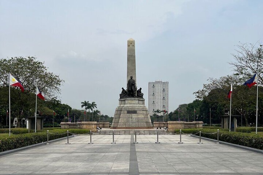 "Step into history and honor the legacy of Dr. Jose Rizal at Manila's iconic Rizal Park, where every corner echoes the spirit of Filipino resilience and patriotism. #RizalParkLegacy #ManilaMemo