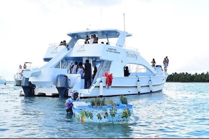 adult only Party Booze Cruise, Snorkel & sand-bar