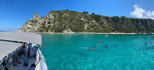 Tropea: Boat Trip to Capo Vaticano with Snorkeling & a Drink