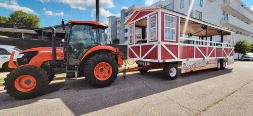 Nashville: Guided Hayride Tractor Ride and Sightseeing Tour