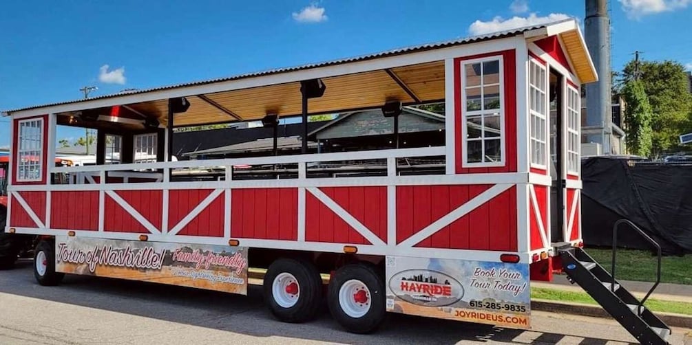 Picture 2 for Activity Nashville: Guided Hayride Tractor Ride and Sightseeing Tour