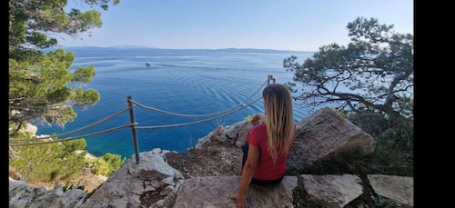 Makarska: Geführte Morgen-/Sonnenuntergangswanderung & Schwimmtour