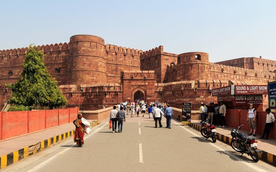 Picture 1 for Activity From Delhi: Taj Mahal and Agra Fort Private Tour by Car