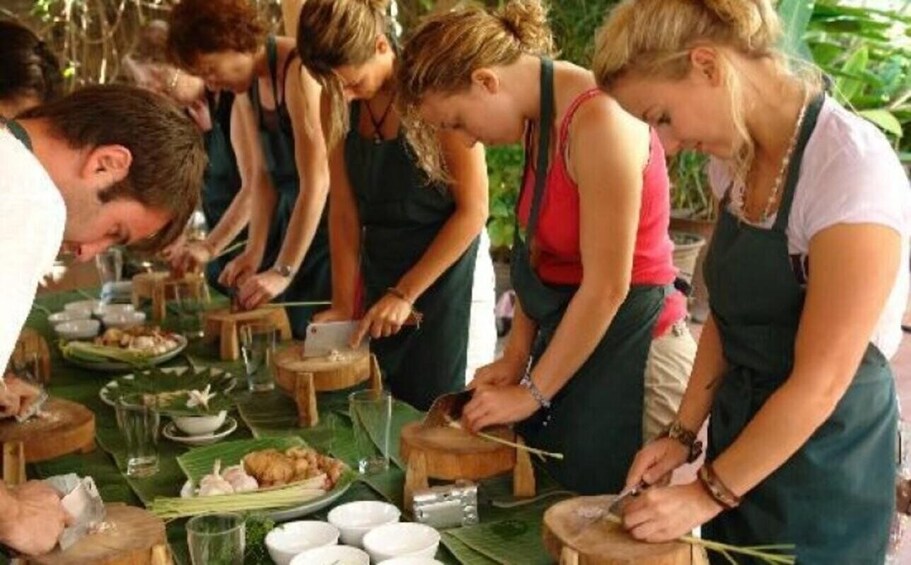 Picture 2 for Activity Da Nang: Traditional Cooking Class with meal in Local Family