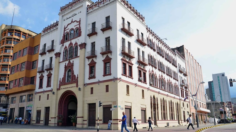 Cali: Three hours walking Cali City discovery tour