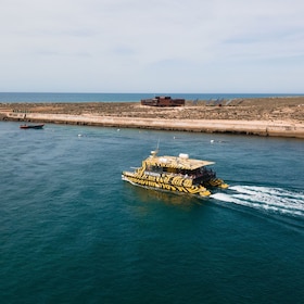From Faro: Catamaran Boat Trip to Deserta Island with Stop
