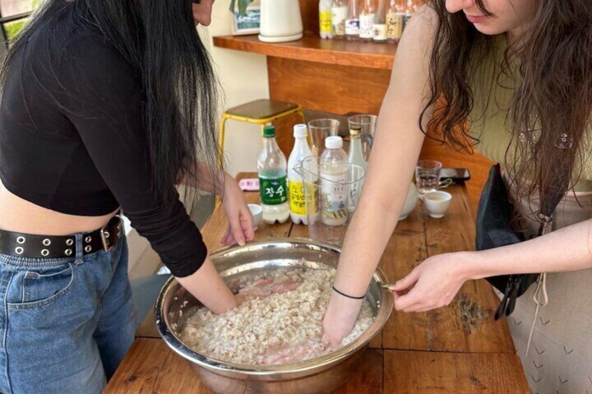 2 Hours Busan Makgeolli Korean Rice Wine Guided Activity