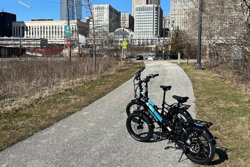 3 Hours E-Bike Rental in Cleveland 
