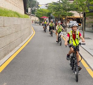 首爾：市場美食之旅和夜間電動自行車騎行
