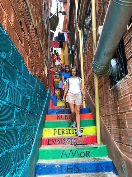 Picture 1 for Activity Medellín: Comuna13 tour with spray painting and street food