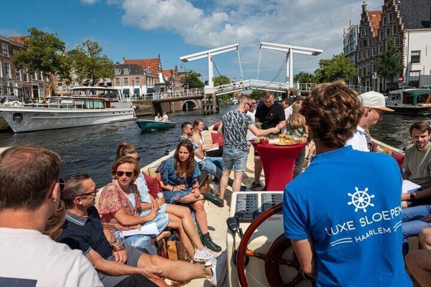 Shared Boat Tour Visit to Haarlem with Licensed Guide 