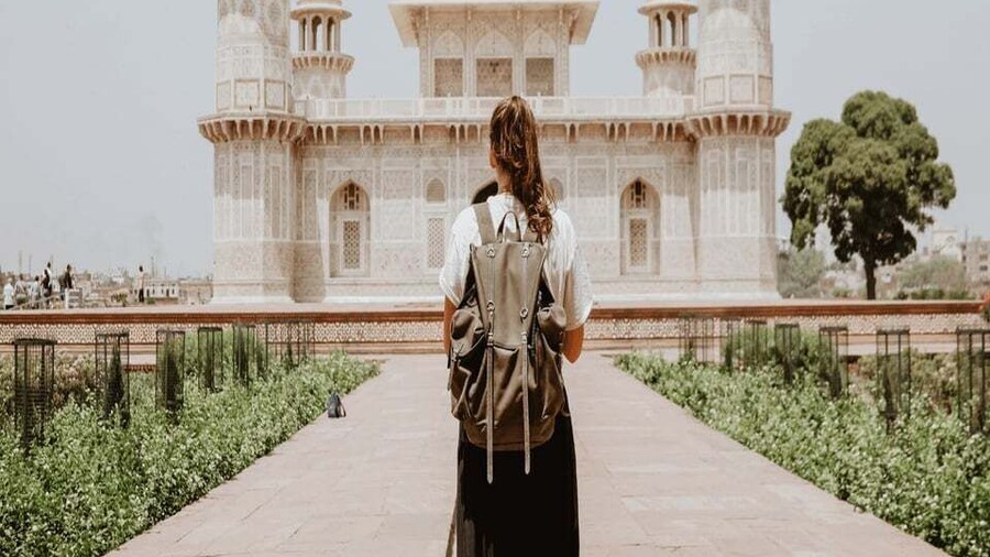 From Delhi: 2-Day Private Agra Trip w/ Taj Mahal & Agra Fort