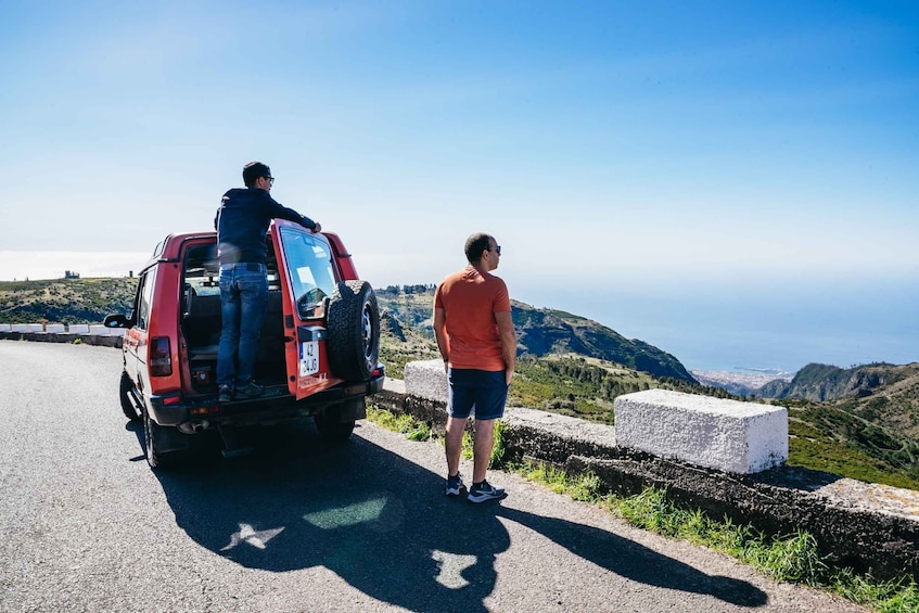 Madeira: Half-Day Pico Arieiro Jeep Tour