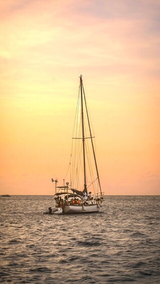 Picture 7 for Activity Santa Marta Bay: Sunset on a sail boat