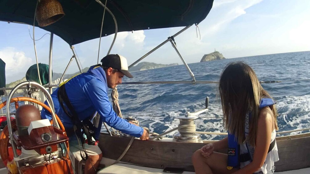 Picture 1 for Activity Santa Marta Bay: Sunnset on a sail boat