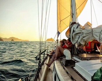 Santa Marta Bay: Sunnset on a sail boat