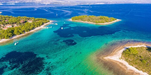 Von Split aus: Blaue Lagune, Trogir und 3 Inseln Speedboat-Fahrt