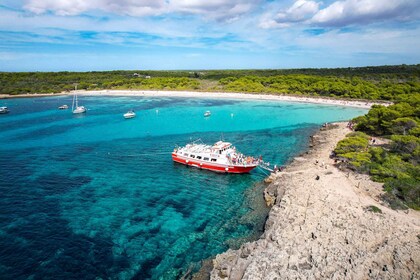 Menorca: Full-Day Boat Tour with Paella Lunch