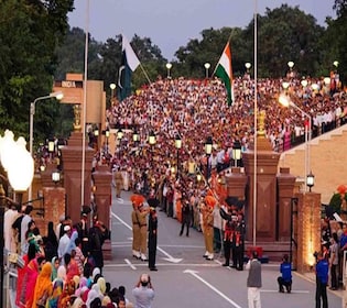 Amritsar: Beating Retreat Ceremony, Sadda Pind and Dinner