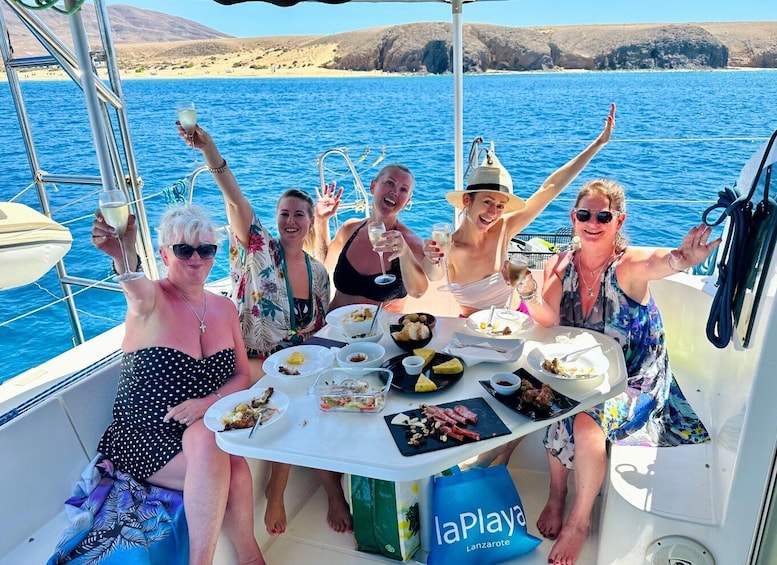 Picture 2 for Activity Luxury 4 hour private sailing to Papagayo Beaches