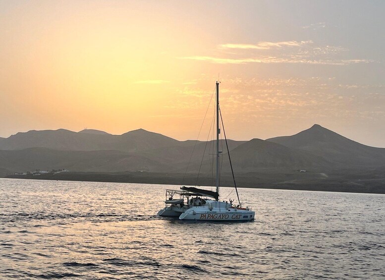 Picture 1 for Activity Luxury 4 hour private sailing to Papagayo Beaches