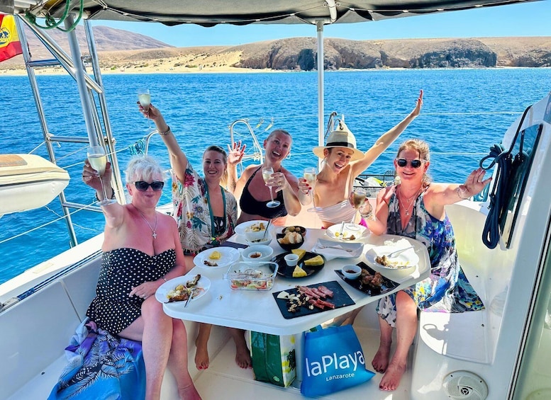 Picture 2 for Activity Luxury 4 hour private sailing to Papagayo Beaches