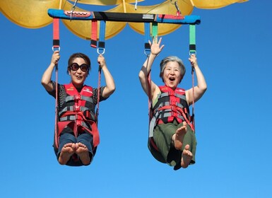 Kelowna: Paravelismo en el lago Okanagan