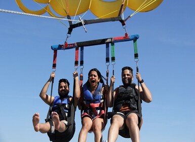 Kelowna : Parachute ascensionnel sur le lac Okanagan