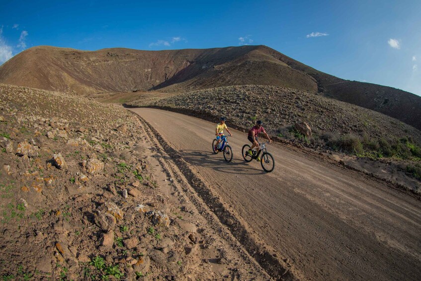 Corralejo: E-Bike Rental with Map to Popcorn Beach