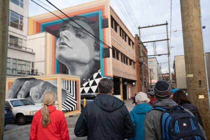 Vancouver: recorrido a pie por arte callejero y café artesanal con degustac...