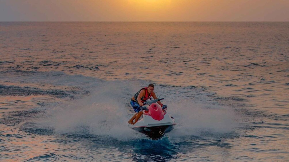 Muscat: Jet-Ski Rental in Muscat for 30 Minutes.