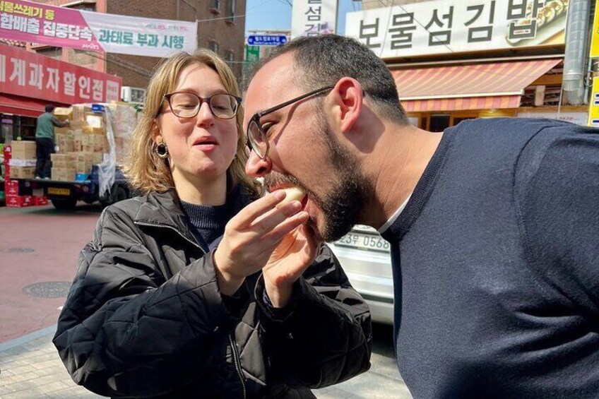 Mangwon Market Food Tour: Hanwoo Beef to Kimchi Dumpling