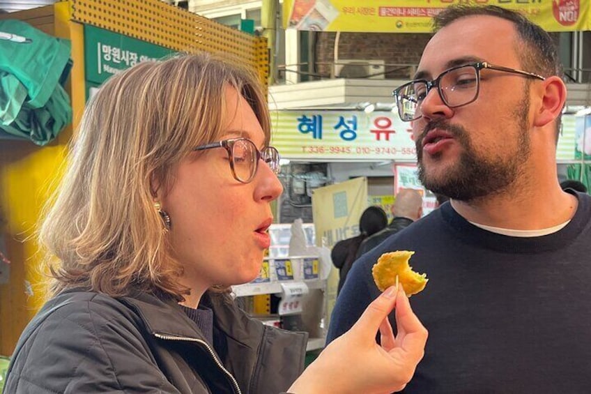 Mangwon Market Food Tour: Hanwoo Beef to Kimchi Dumpling