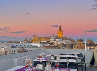 Sevilla: Sangria- und Tapas-Verkostung auf einer Dachterrasse