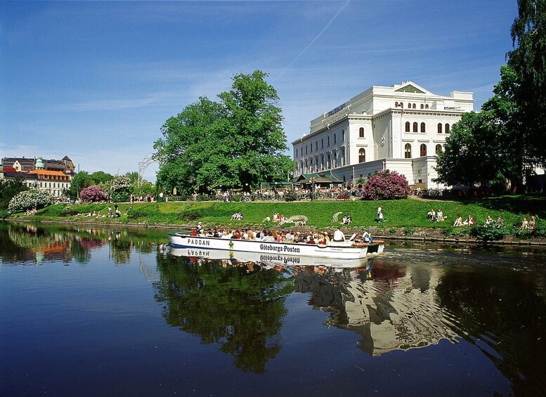 Picture 4 for Activity Gothenburg: Paddan Sightseeing Cruise on the Savean River