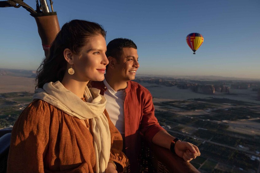 Hegra AlUla: Sunrise Hot Air Balloon Flight