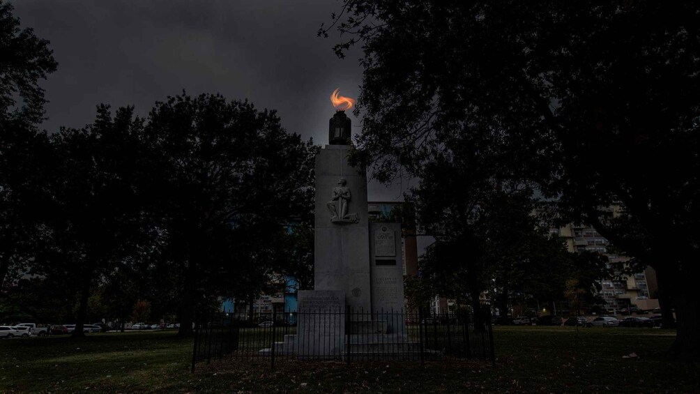 Picture 6 for Activity St. Louis: Gateway Ghouls and Hauntings Walking Tour