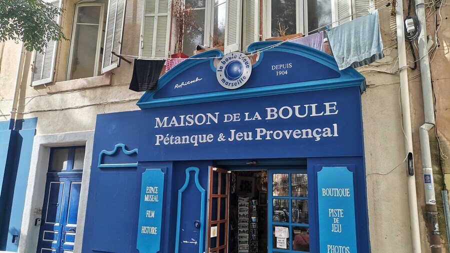Marseille: Guided Pétanque Game with Local Aperitif