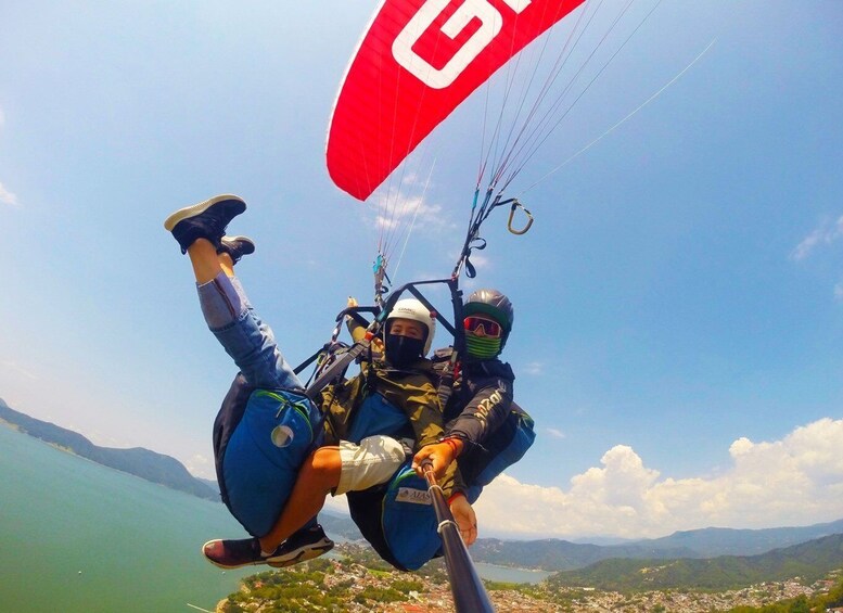 Valle de Bravo: Paragliding flight