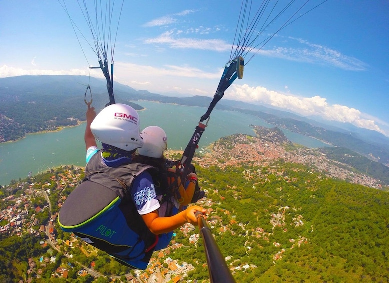 Picture 1 for Activity Valle de Bravo: Paragliding flight