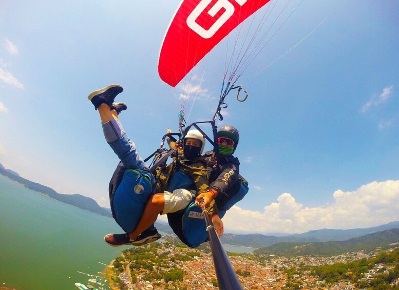 Valle de Bravo: Paragliding flight